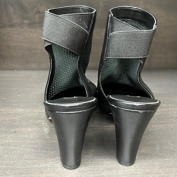 Beautiful black Guess leather open back booties. - Picture 3 of 6